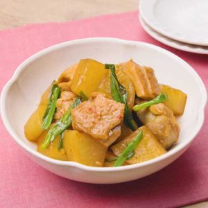「大根と鶏肉のピリ辛煮」のレシピ動画