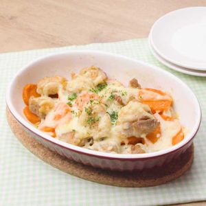 「鶏肉とにんじんのチーズ焼き」のレシピ動画