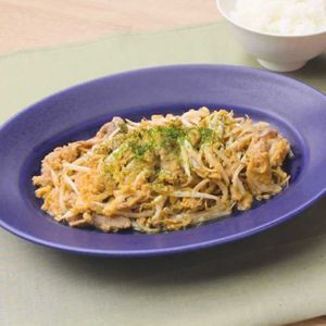 ピリッと辛い 豚もやしと玉子の黒こしょう炒めのレシピ動画 作り方 Delish Kitchen