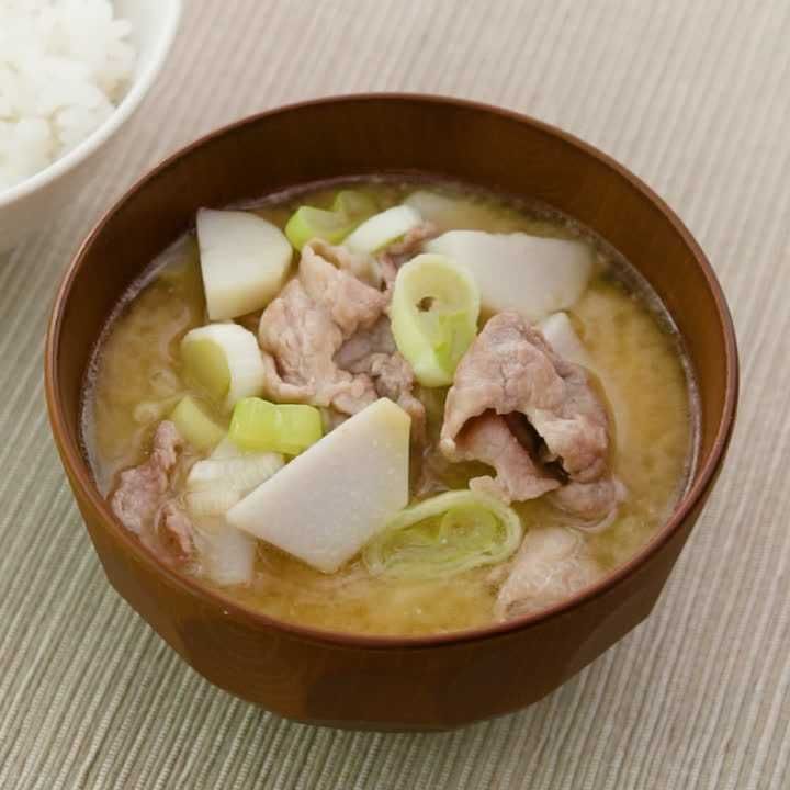 里芋とねぎの豚汁