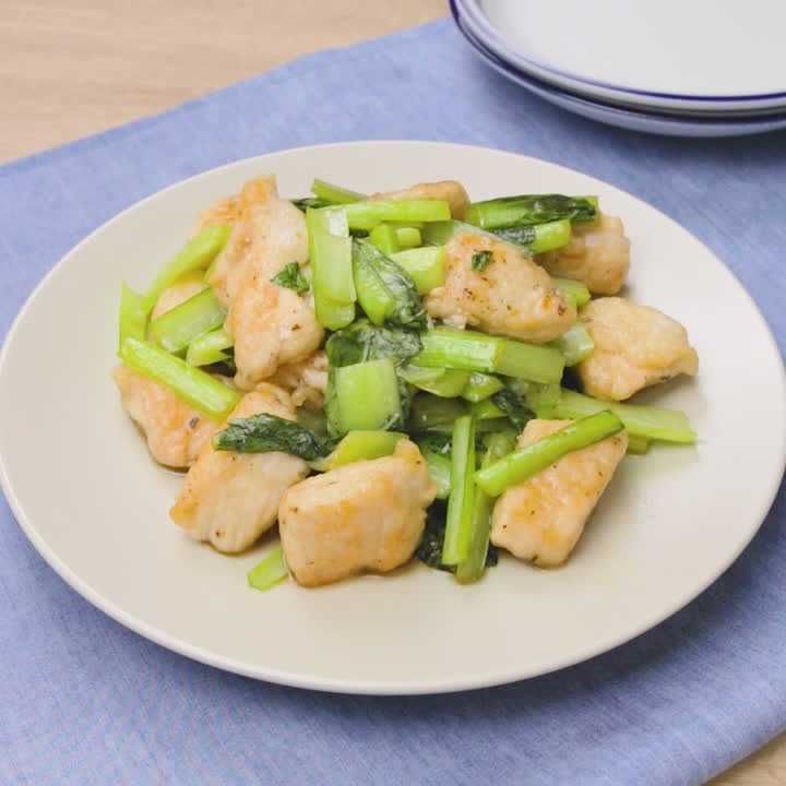 鶏むね肉と小松菜の柚子ポン酢炒め