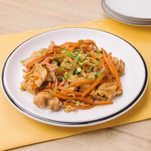 「豚こまとにんじんのスタミナ炒め」のレシピ動画