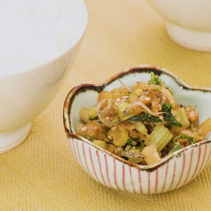 セロリのごまふりかけ