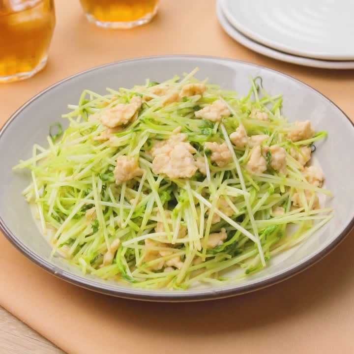 鶏ひき肉と豆苗の味噌炒め