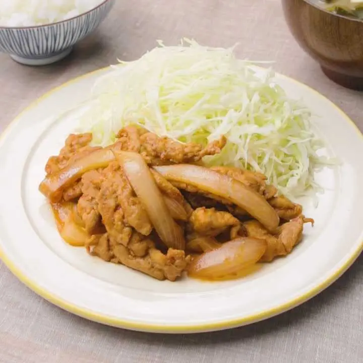 豚こまと玉ねぎのピリ辛しょうが焼き