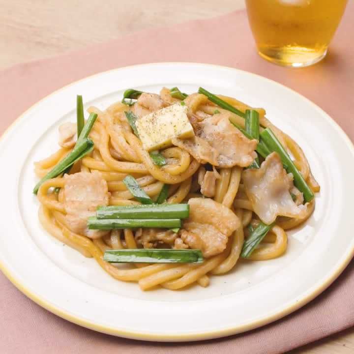 豚肉とニラのバターじょうゆうどん