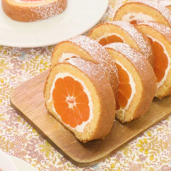 丸ごとみかんのロールケーキ