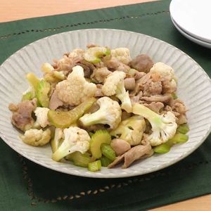 「カリフラワーと豚肉のオイスター炒め」のレシピ動画