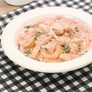 「鶏むね肉とセロリのトマトクリーム煮」のレシピ動画