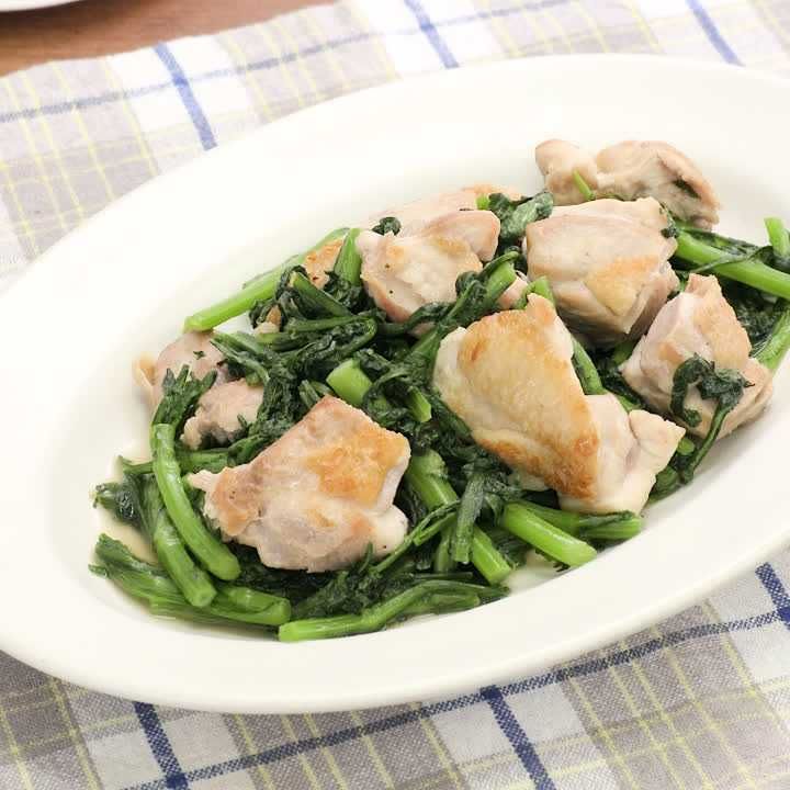 鶏もも肉と春菊のゆずこしょう炒め