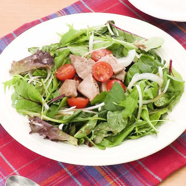 マグロとベビーリーフの和風サラダ