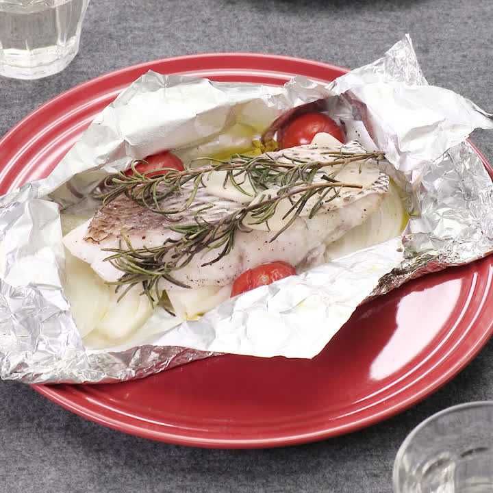 鯛のハーブ包み焼き