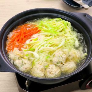 「ねぎと肉団子の塩鍋」のレシピ動画