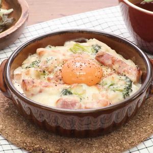 「カルボナーラグラタン」のレシピ動画