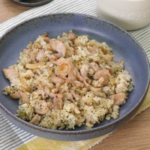 「豚肉のガーリックチャーハン」のレシピ動画