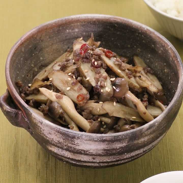 ごぼうとしめじのきんぴら