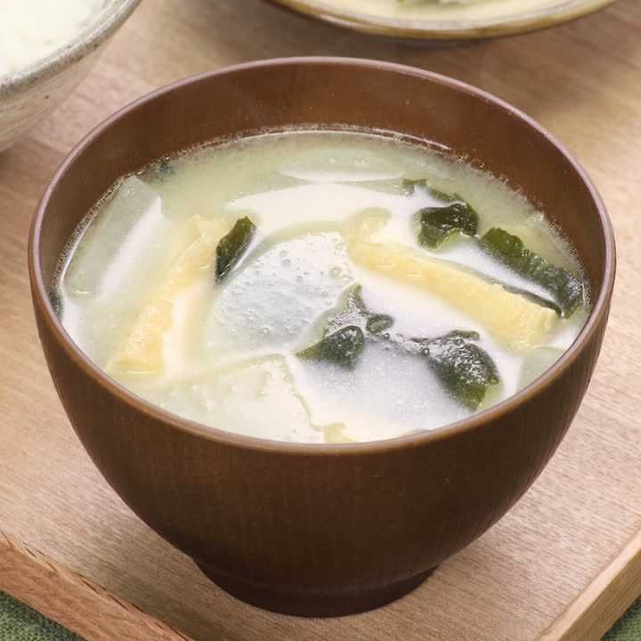 大根とわかめの味噌汁