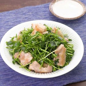 「鶏もも肉と豆苗のからし酢みそ和え」のレシピ動画