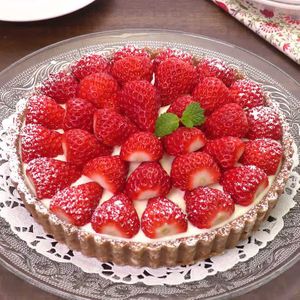 お菓子の基本 いちごの飾り切りのレシピ動画 作り方 Delish Kitchen