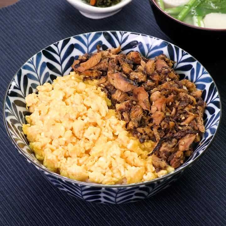 イワシ缶の2色そぼろ丼