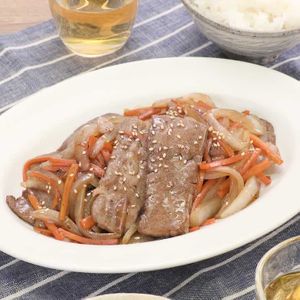 「牛カルビのオイスター炒め」のレシピ動画