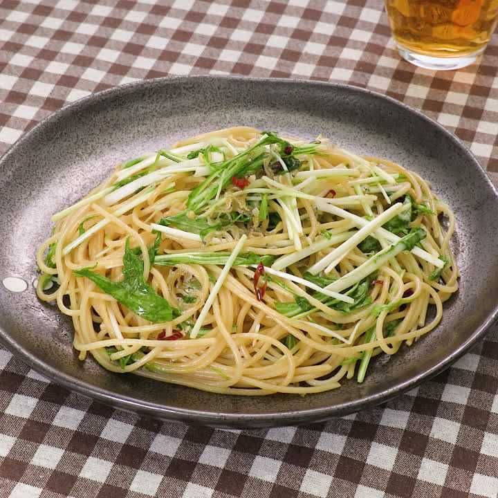 シンプルなおいしさ！ 水菜とじゃこのペペロンチーノのレシピ動画・作り方 | デリッシュキッチン