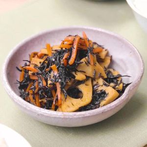「にんじんとれんこんのひじき煮」のレシピ動画