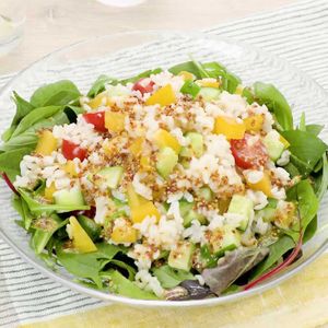 「玄米と彩り野菜のサラダ」のレシピ動画