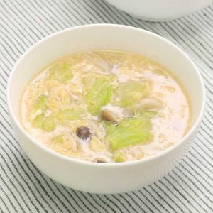 「キャベツとしめじの中華スープ」のレシピ動画