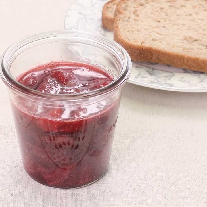 いちごと赤ワインのジャム