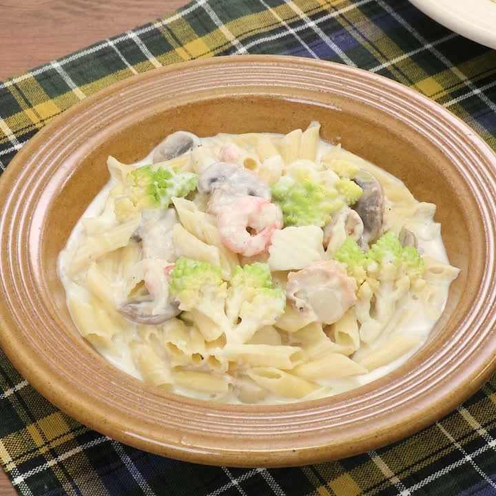 ロマネスコと魚介のクリームパスタ