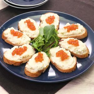 「いくらとマッシュポテトのカナッペ」のレシピ動画