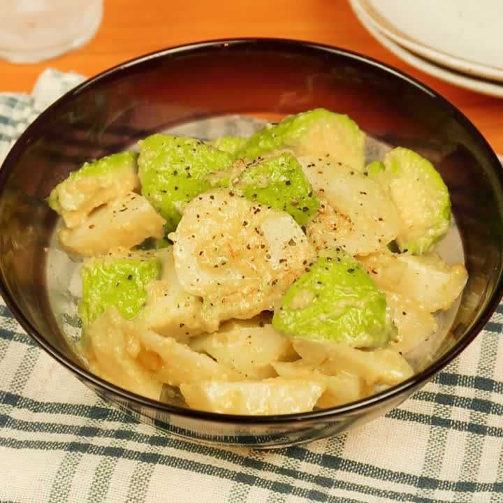 じゃが芋とアボカドのにんにく味噌和え