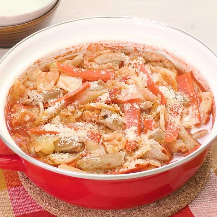 もつとキャベツのトマト鍋