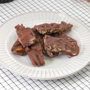 「チョコのせんべいクランチ」のレシピ動画