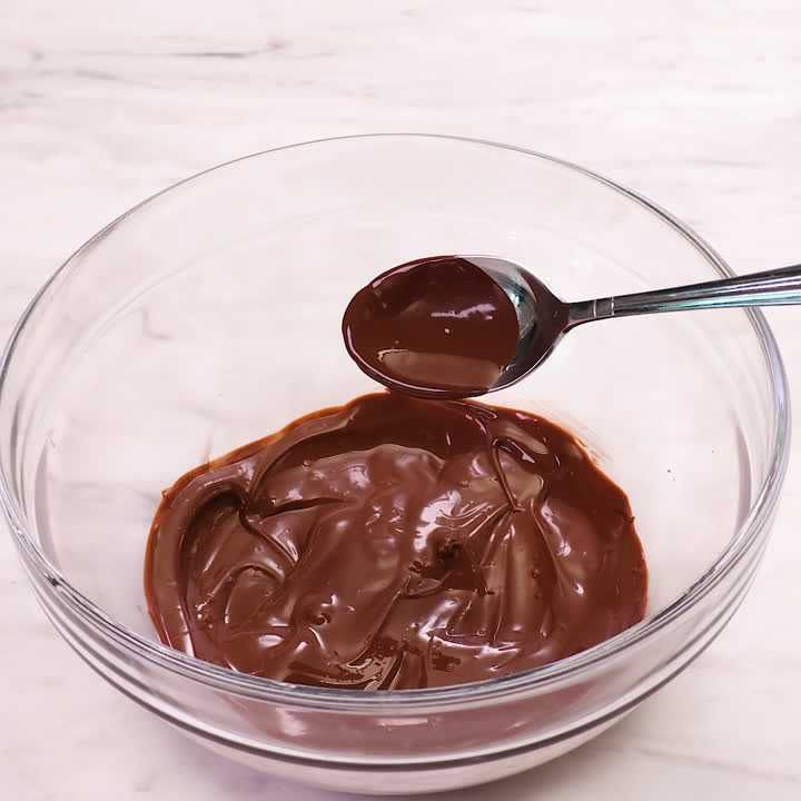 お菓子の基本 チョコレートのテンパリングのレシピ動画 作り方 Delish Kitchen