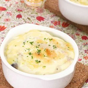 「餅入りベーコンのクリームグラタン」のレシピ動画