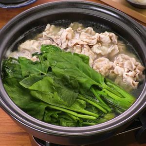 「ほうれん草と豚バラの常夜鍋」のレシピ動画