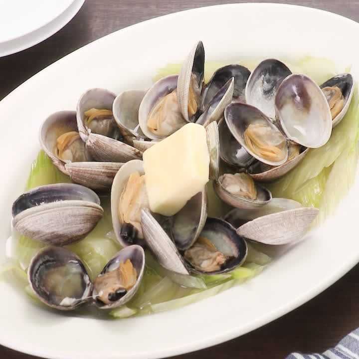 あさりとセロリの酒蒸し