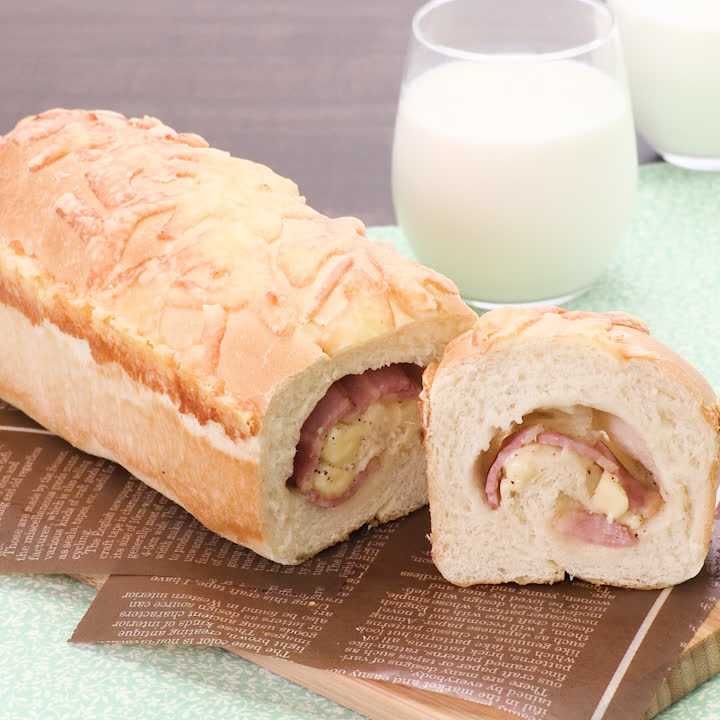 たっぷりチーズのベーコンパン