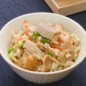 豚バラ肉と里芋の炊き込みご飯
