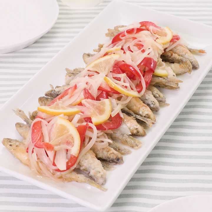 わかさぎと玉ねぎのレモンマリネ