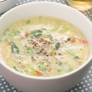 「豆苗とにんじんの卵スープ」のレシピ動画