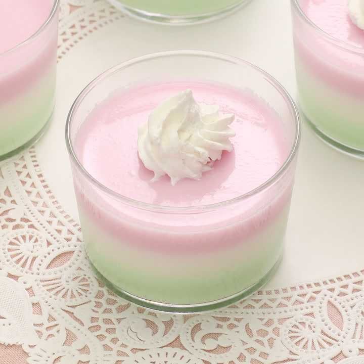 ひな祭りの三色ミルクゼリー