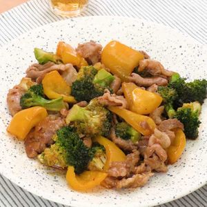 「ブロッコリーと豚肉のピリ辛炒め」のレシピ動画