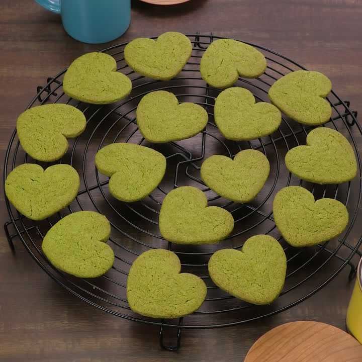 マーガリンを使って！ 抹茶のハートクッキーのレシピ動画・作り方 | デリッシュキッチン