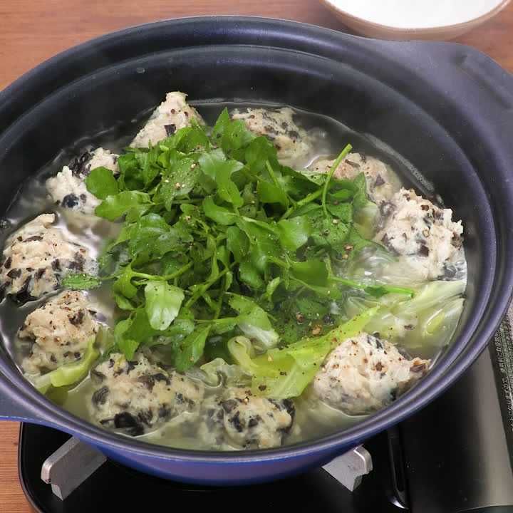 クレソンと鶏団子の塩鍋