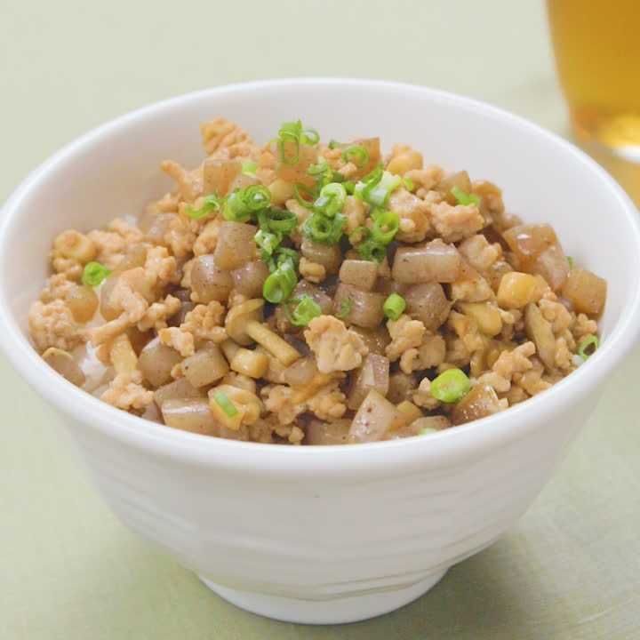 豚ひき肉とこんにゃくの甘辛丼