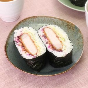 「とんかつおにぎらず」のレシピ動画