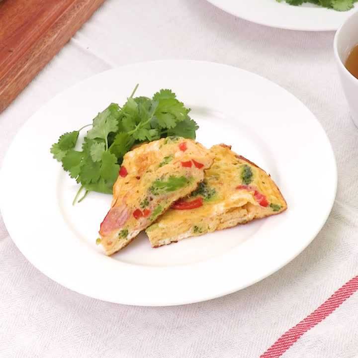 ブロッコリーとパプリカのフリッタータ